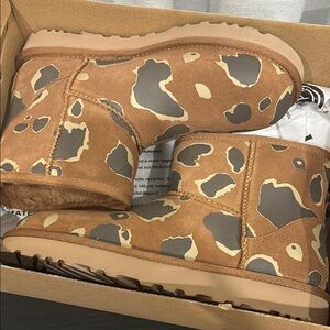 Brown and Gray Camouflage Boots